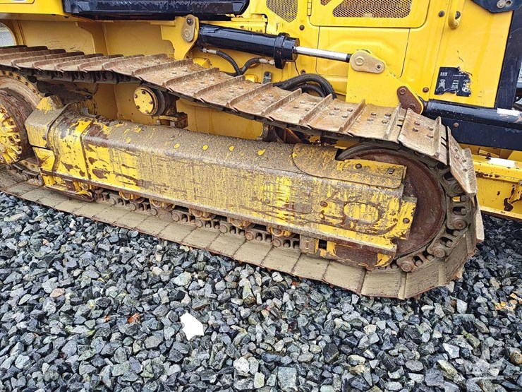 2020-caterpillar-d2-image-26