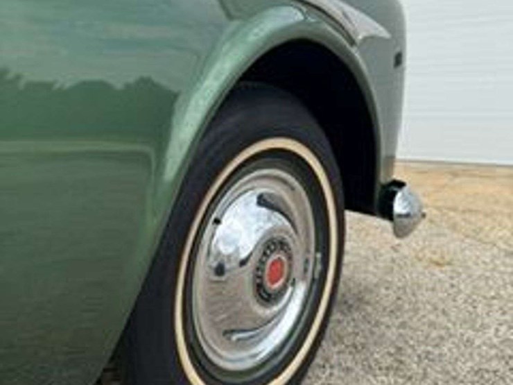 1951-packard-four-door-sedan-image-6
