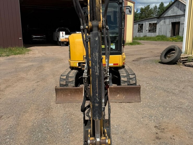 caterpillar-305.5e2-image-8