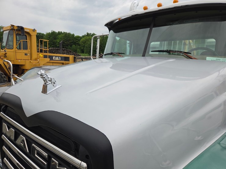 2007-mack-granite-cv713-image-14
