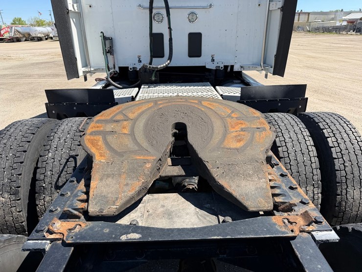 2018-kenworth-t680-image-31