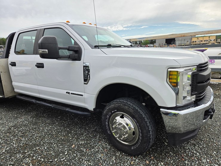 2020-ford-f350-image-17