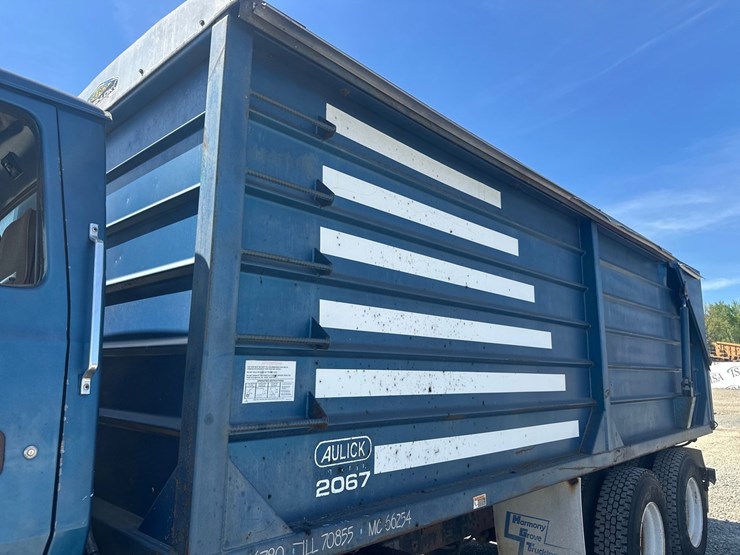 1991-ford-l9000-image-11