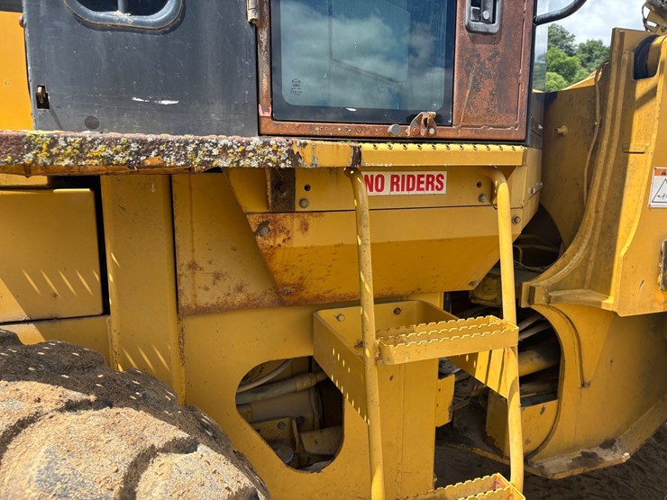 caterpillar-928g-image-25