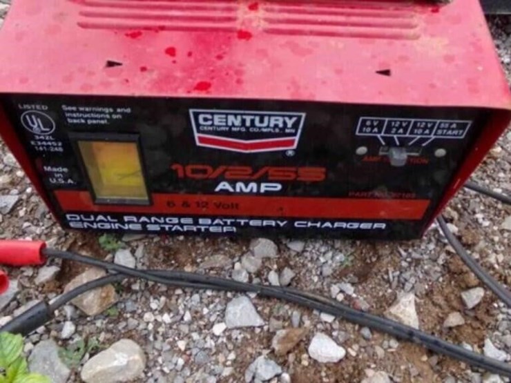 century-battery-charger-comes-on-10/2/55-amp-image-1
