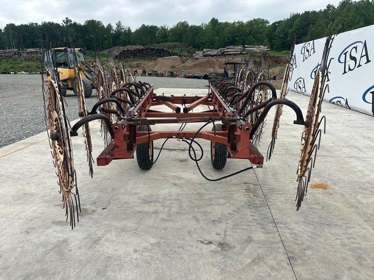 #5037-•-bi-fold-hay-rake-image-3
