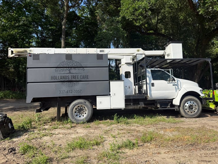 2010-ford-f750-image-3