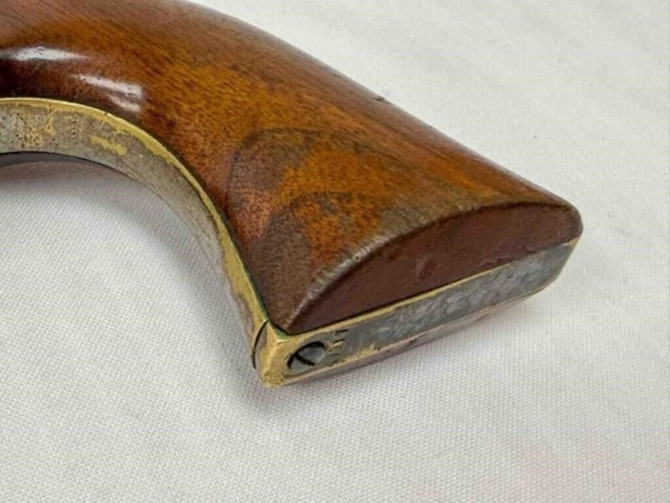 colt-revolver-image-10