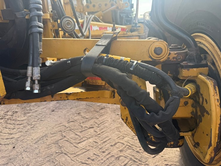 caterpillar-160m-image-77
