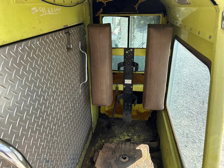 #5028-•-1991-amertek-2500-l-fire-truck-image-46
