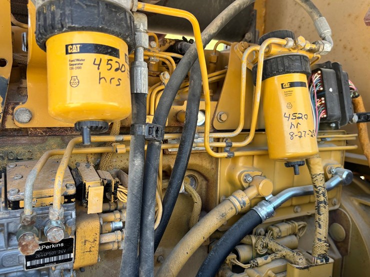 caterpillar-cs-563e-image-32