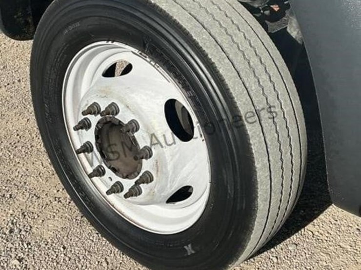 2015-ford-f550-image-9