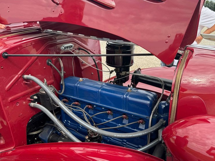 1936-chevrolet-two-door-sedan-image-11
