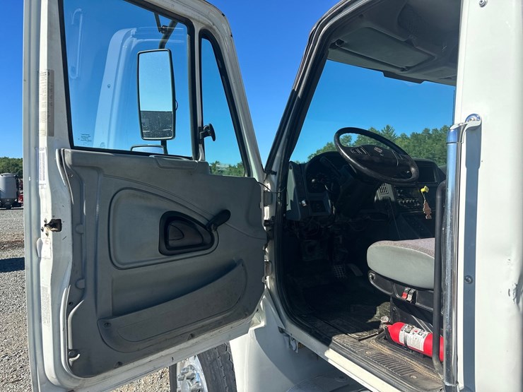 2007-international-durastar-4400-image-22