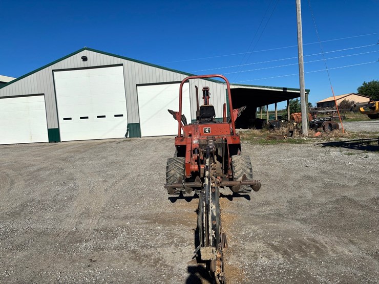 2001-ditch-witch-5110-image-3
