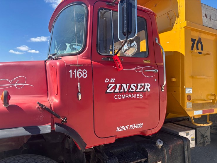 #2174-•-1984-mack-dm660-tandem-axle-dump-truck-image-11
