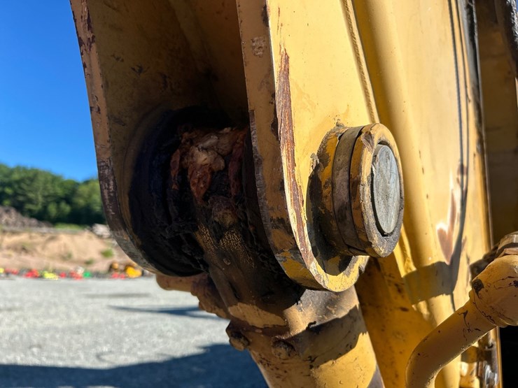 2000-deere-200-lc-image-13