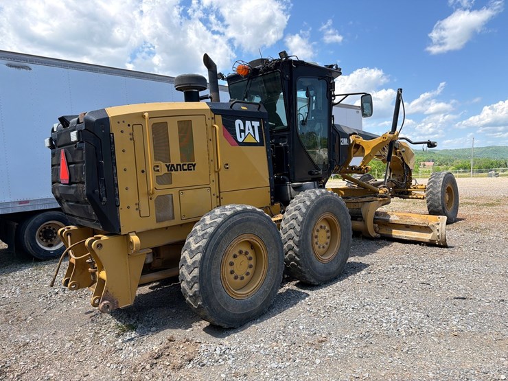 2018-caterpillar-12m3-image-5