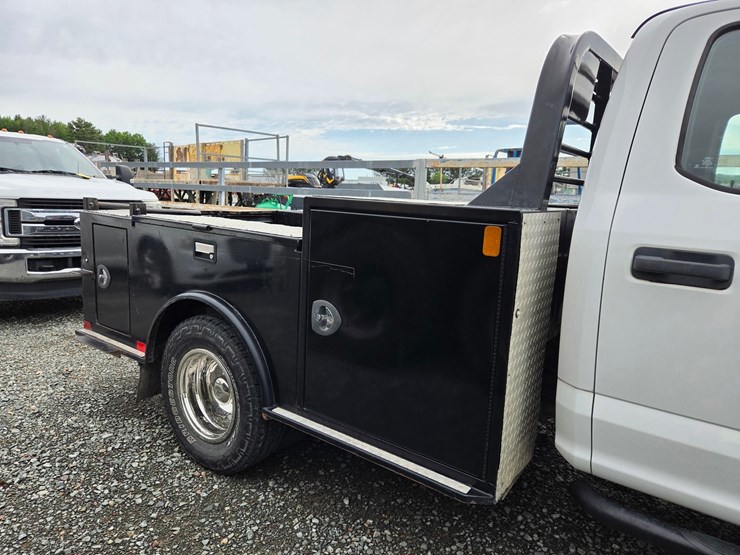 2020-ford-f350-image-15