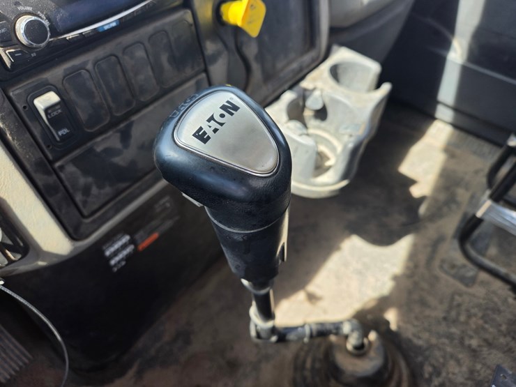 2015-international-durastar-4400-image-34