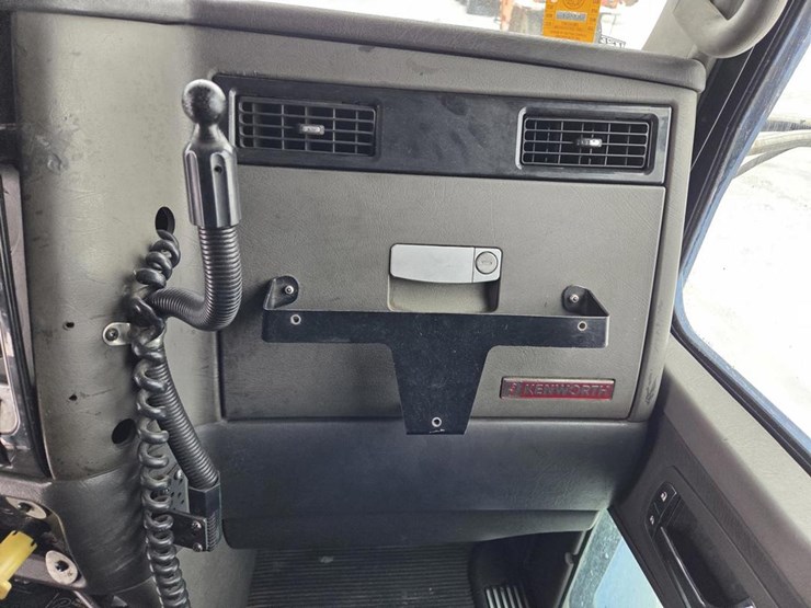 2007-kenworth-t800-image-65