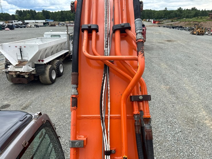 2006-hitachi-zx225-image-34
