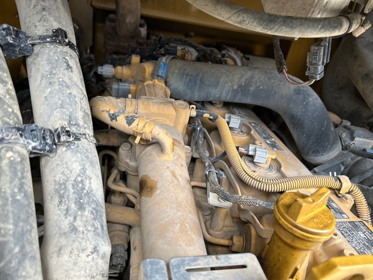 2022-caterpillar-262d3-image-40