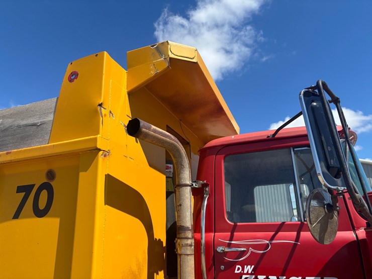 #2174-•-1984-mack-dm660-tandem-axle-dump-truck-image-65