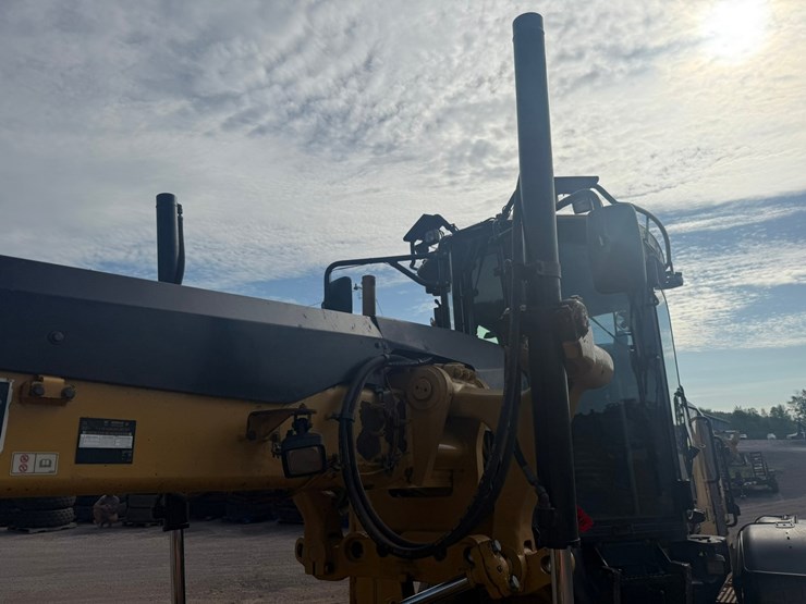 caterpillar-160m-image-78