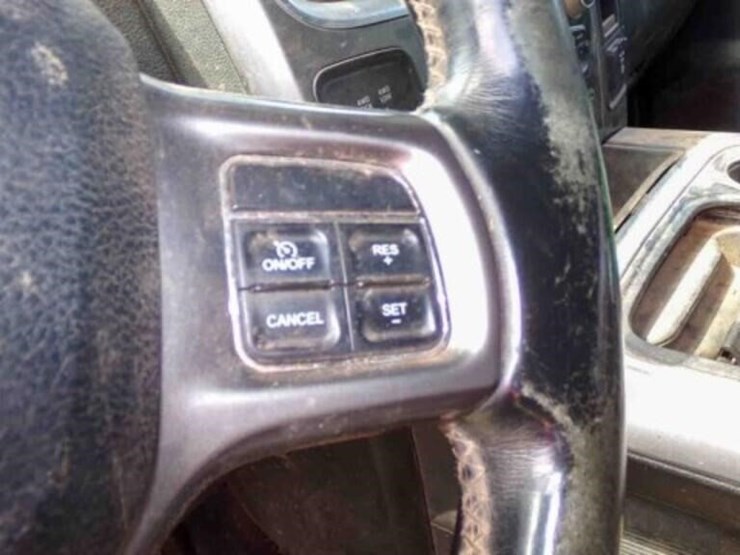 2016-dodge-ram-3500-image-14