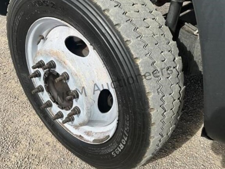 2015-ford-f550-image-9