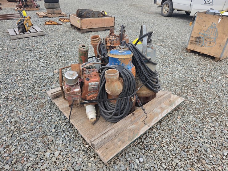 #6038-•-(3)-submersible-pumps-image-3