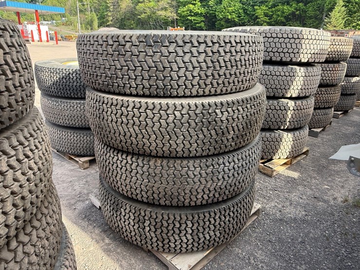 #1331-•-michelin-tires-with-rims-image-4
