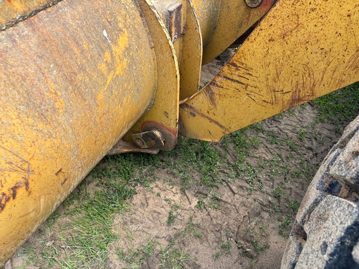 caterpillar-928g-image-84