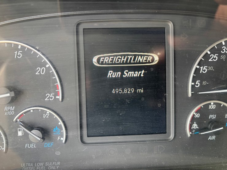 2022-freightliner-cascadia-126-image-60
