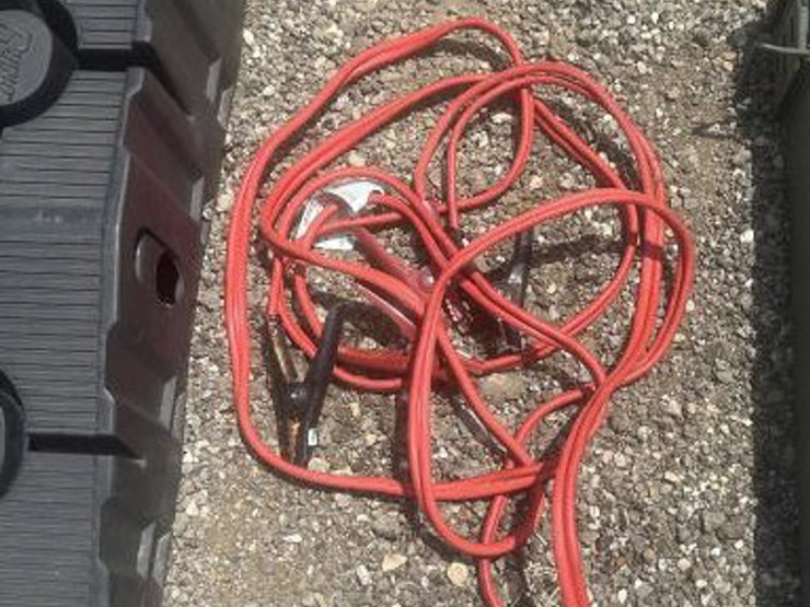 #220-•-vehicle-ramps,-jumper-cables,-folding-mesh-creeper-image-4