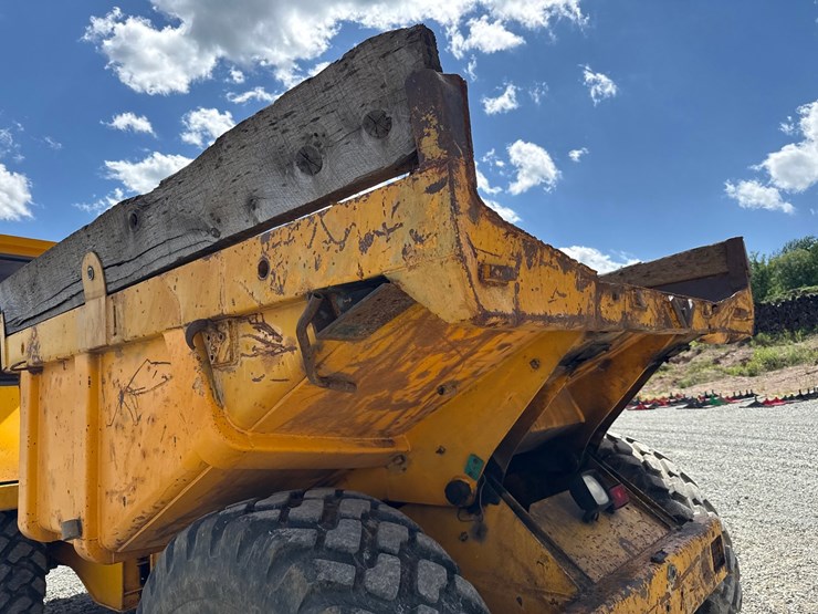 jcb-712-image-31