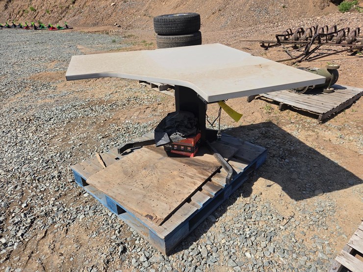 #6180-•-rolling-work-table-image-1