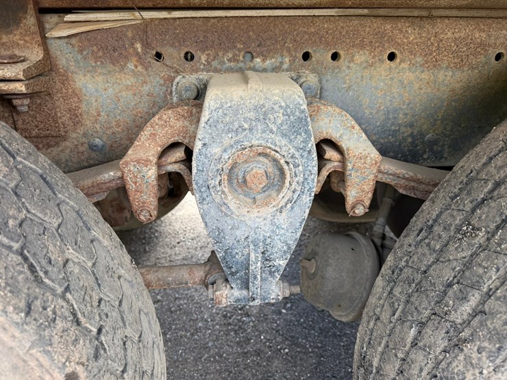 #1361-•-1995-freightliner-fuel-truck-image-41