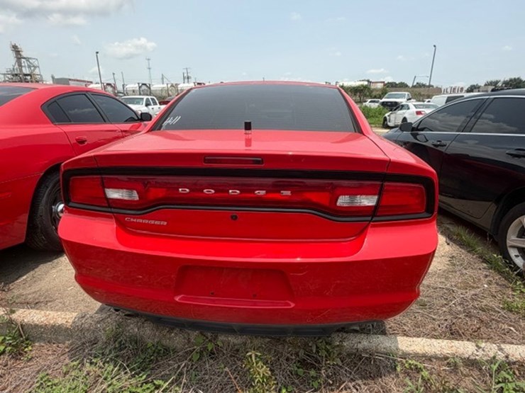 #62-•-2014-dodge-charger-image-11
