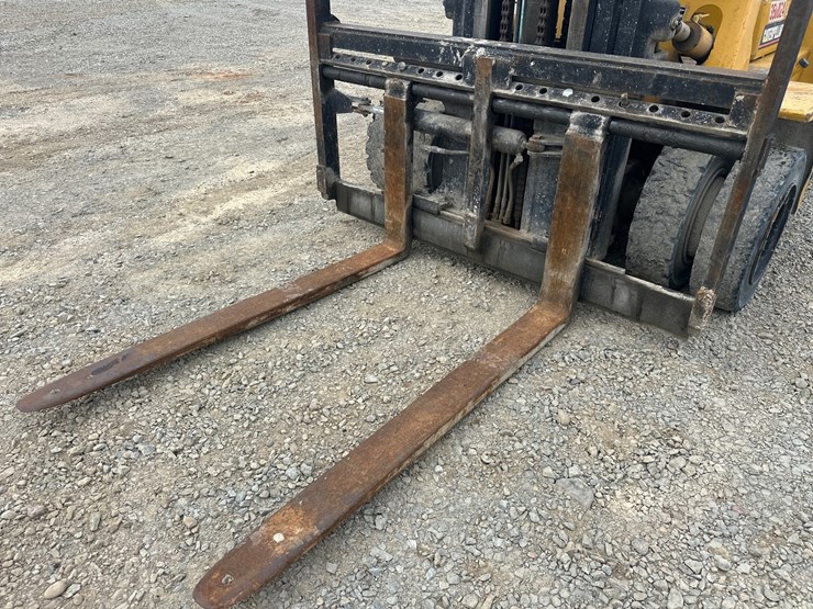 1995-caterpillar-dp70-image-27