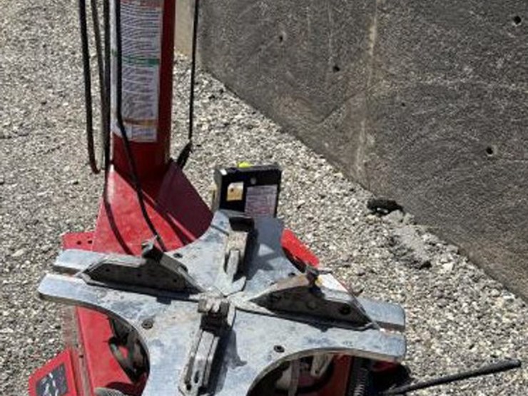 #61-•-coats-rc-45-rim-clamp-tire-changer-image-6