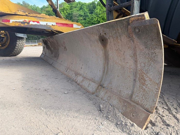 caterpillar-160m-image-92
