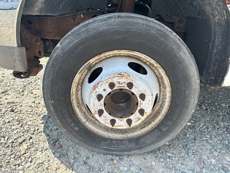 2001-ford-f450-image-46