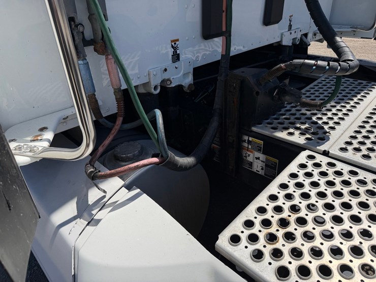 2018-kenworth-t680-image-33
