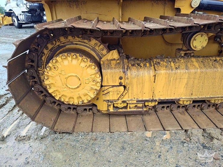 2020-caterpillar-d1-image-26