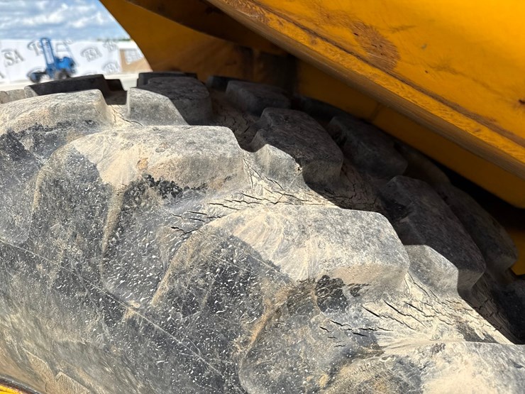 jcb-712-image-63