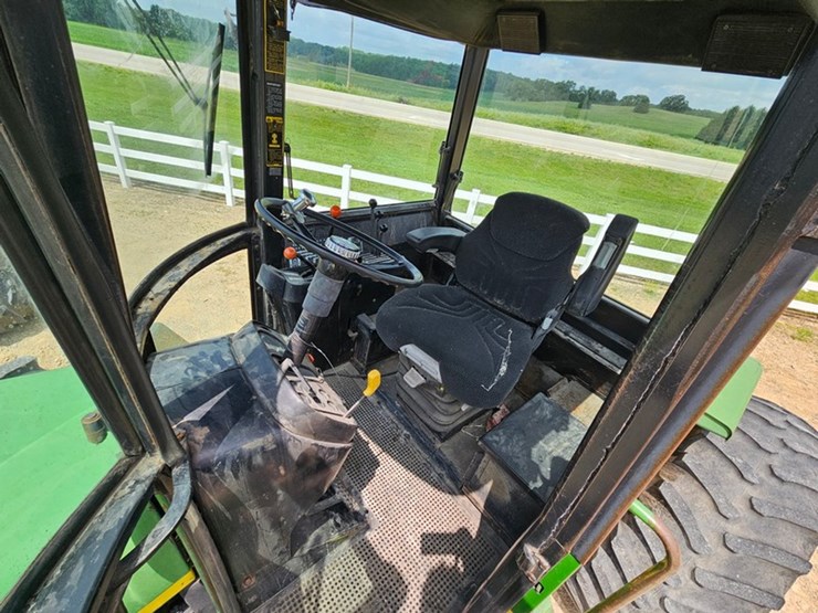 john-deere-8430-image-25