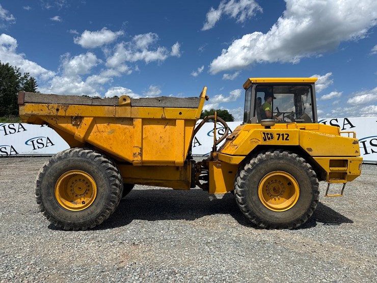 jcb-712-image-6