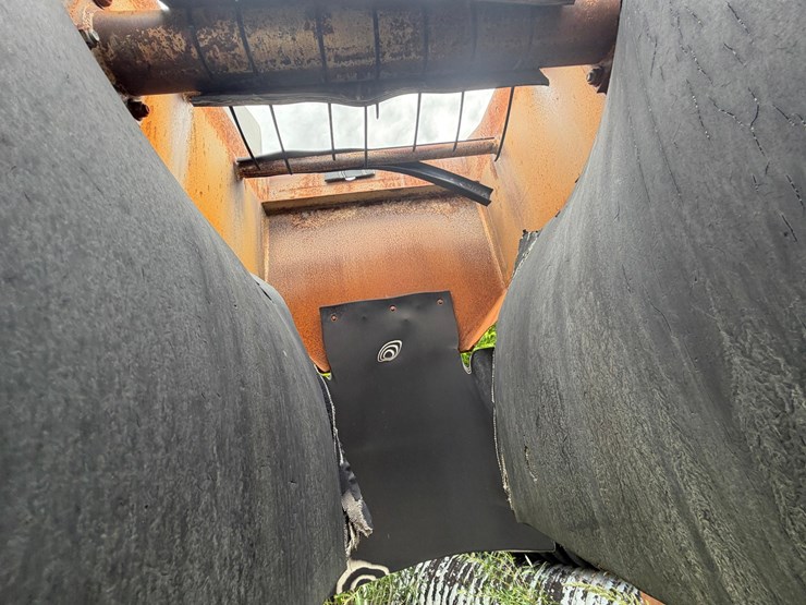 #1795-•-etf-136-shaker-deck-w/-screens-image-11